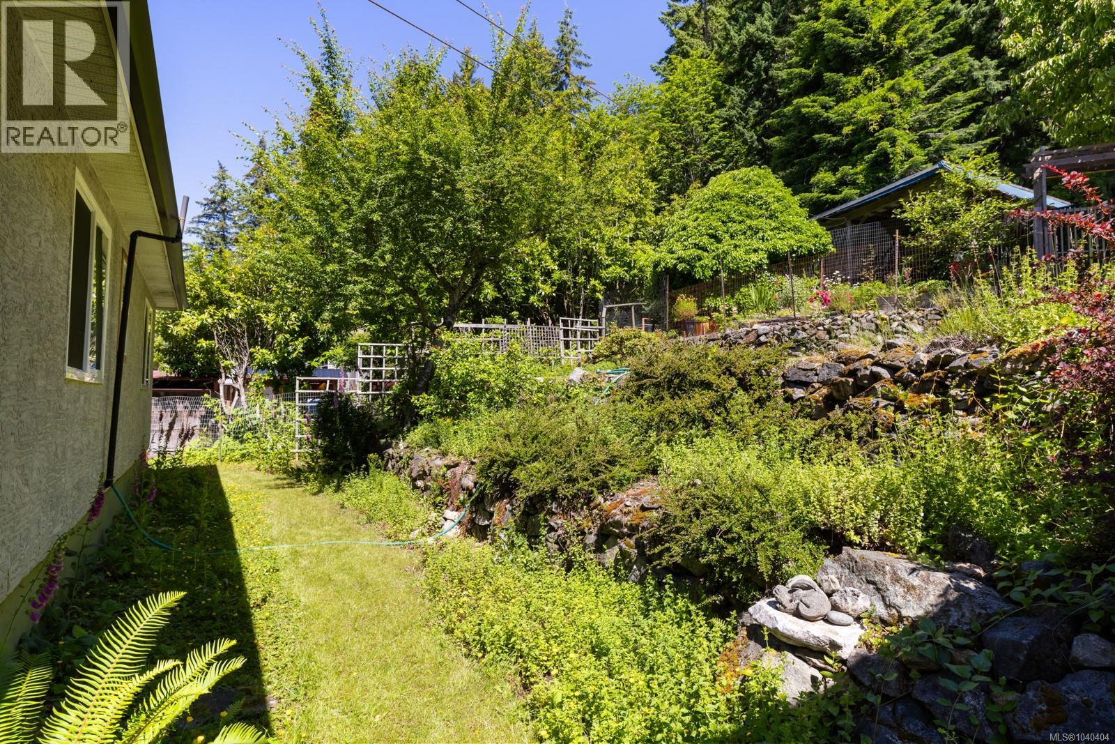 10093 Youbou Rd - 36