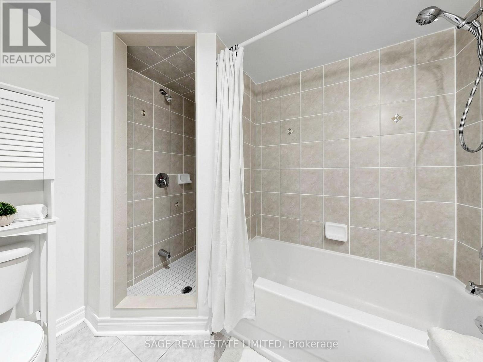 #811 225 WELLESLEY STREET E - 15