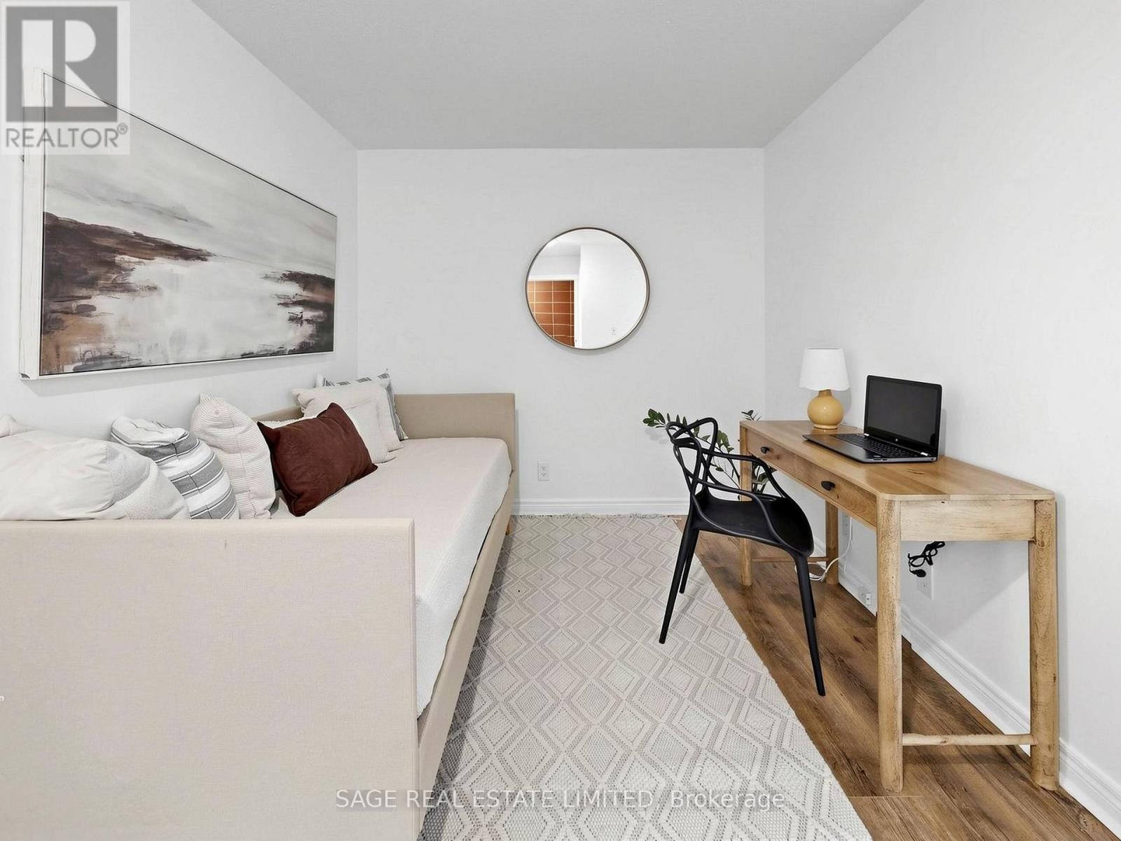 #811 225 WELLESLEY STREET E - 17