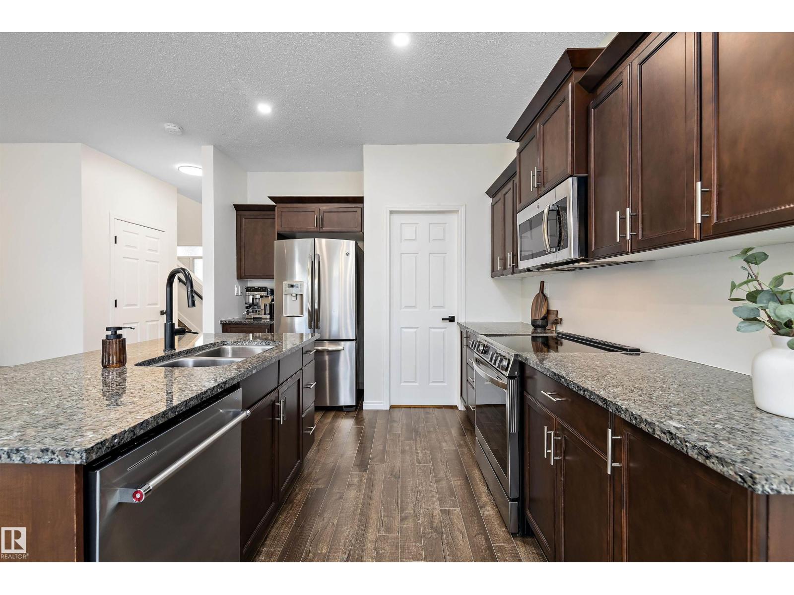 8914 97A — photo 22