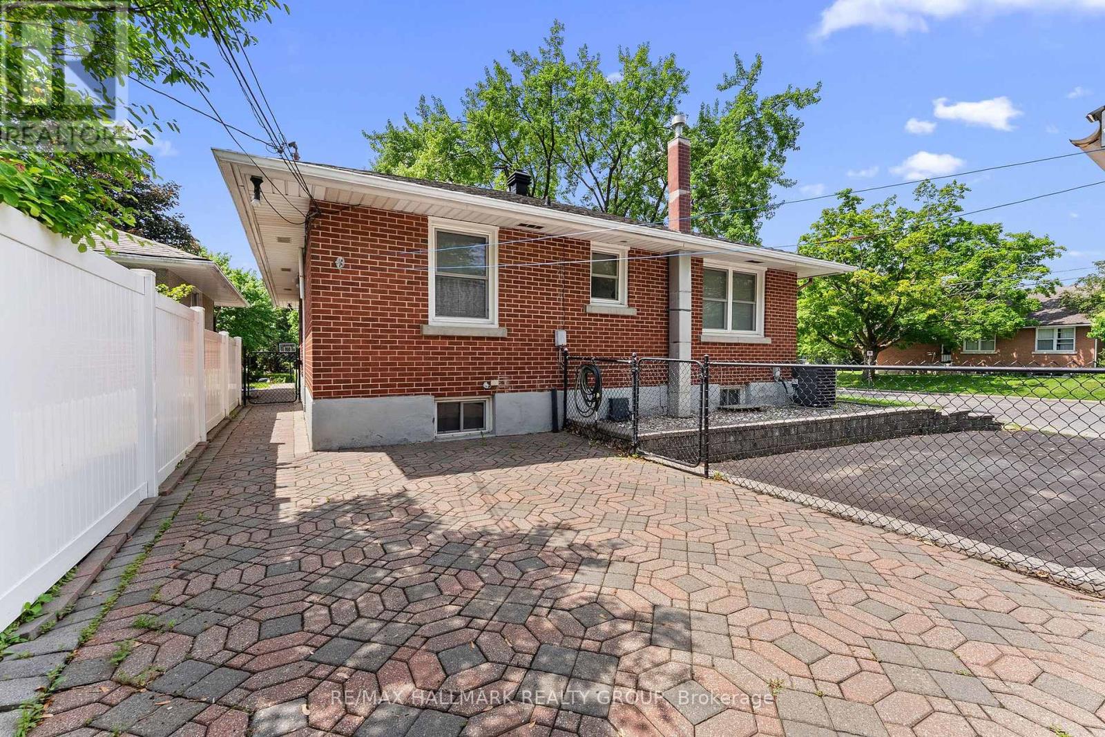 3 Bed, 2 Bath House for Sale in Ottawa – 2075 NEEPAWA AVENUE, Ottawa – MLS# X13460068 - Image 13