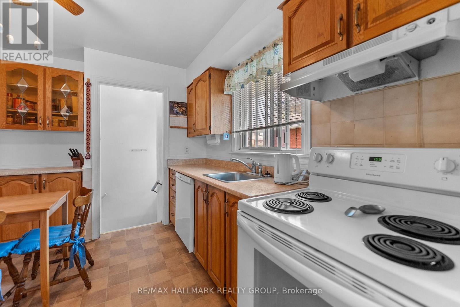 3 Bed, 2 Bath House for Sale in Ottawa – 2075 NEEPAWA AVENUE, Ottawa – MLS# X13460068 - Image 29