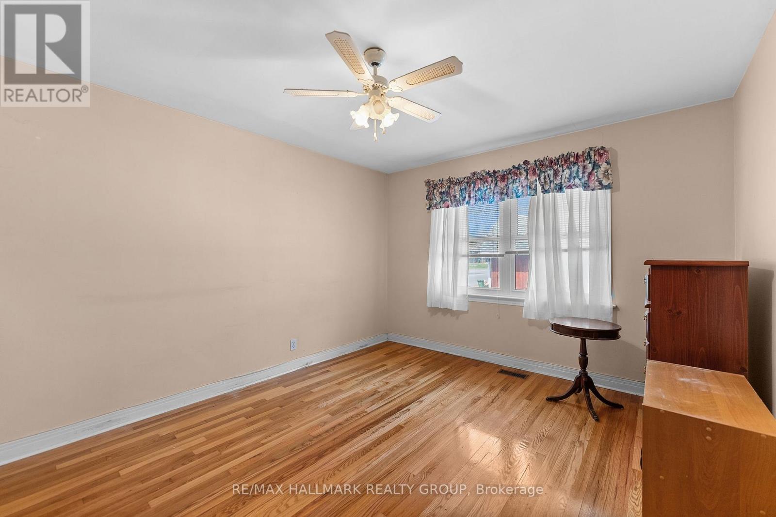 3 Bed, 2 Bath House for Sale in Ottawa – 2075 NEEPAWA AVENUE, Ottawa – MLS# X13460068 - Image 39
