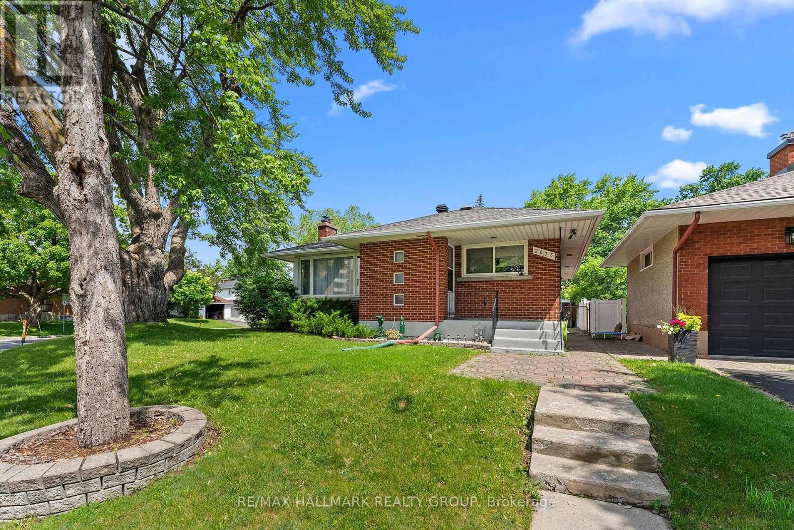 3 Bed, 2 Bath House for Sale in Ottawa – 2075 NEEPAWA AVENUE, Ottawa – MLS# X13460068 - Image 6