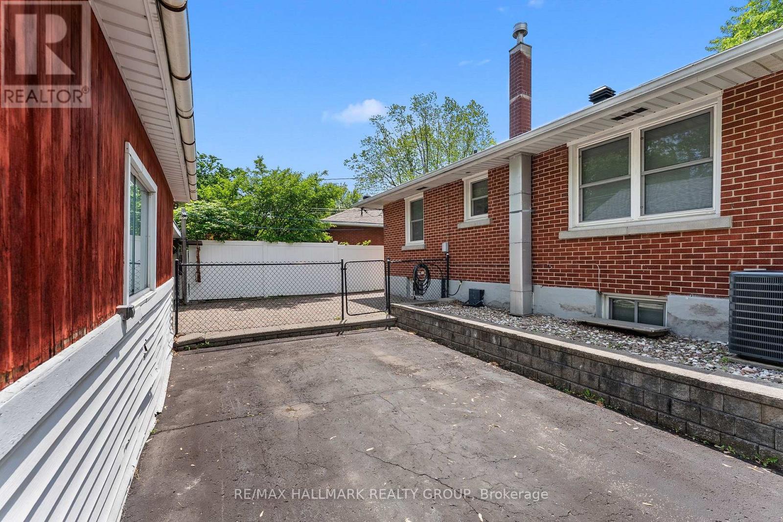 3 Bed, 2 Bath House for Sale in Ottawa – 2075 NEEPAWA AVENUE, Ottawa – MLS# X13460068 - Image 8