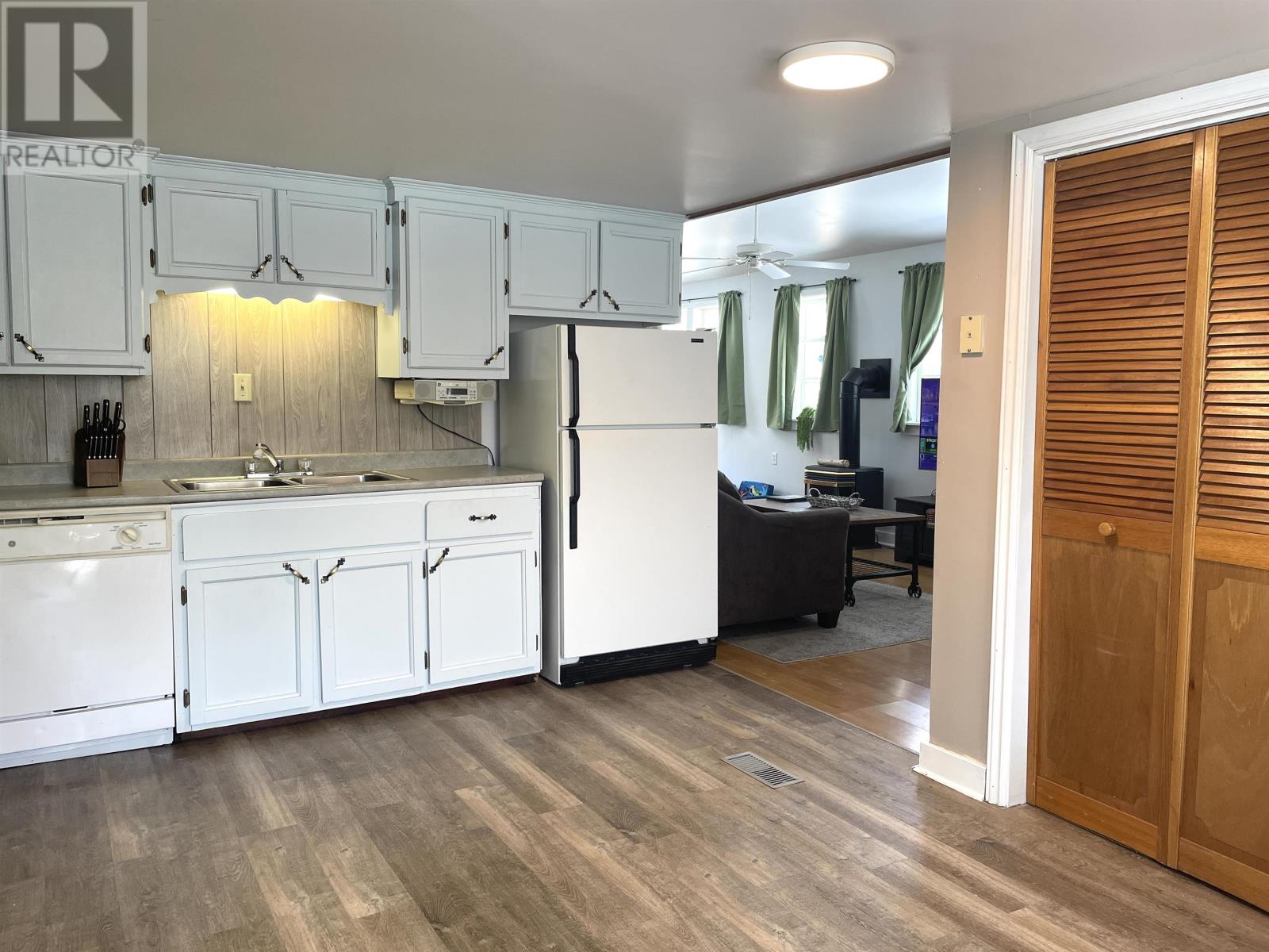 383 Ellerslie Road - 12