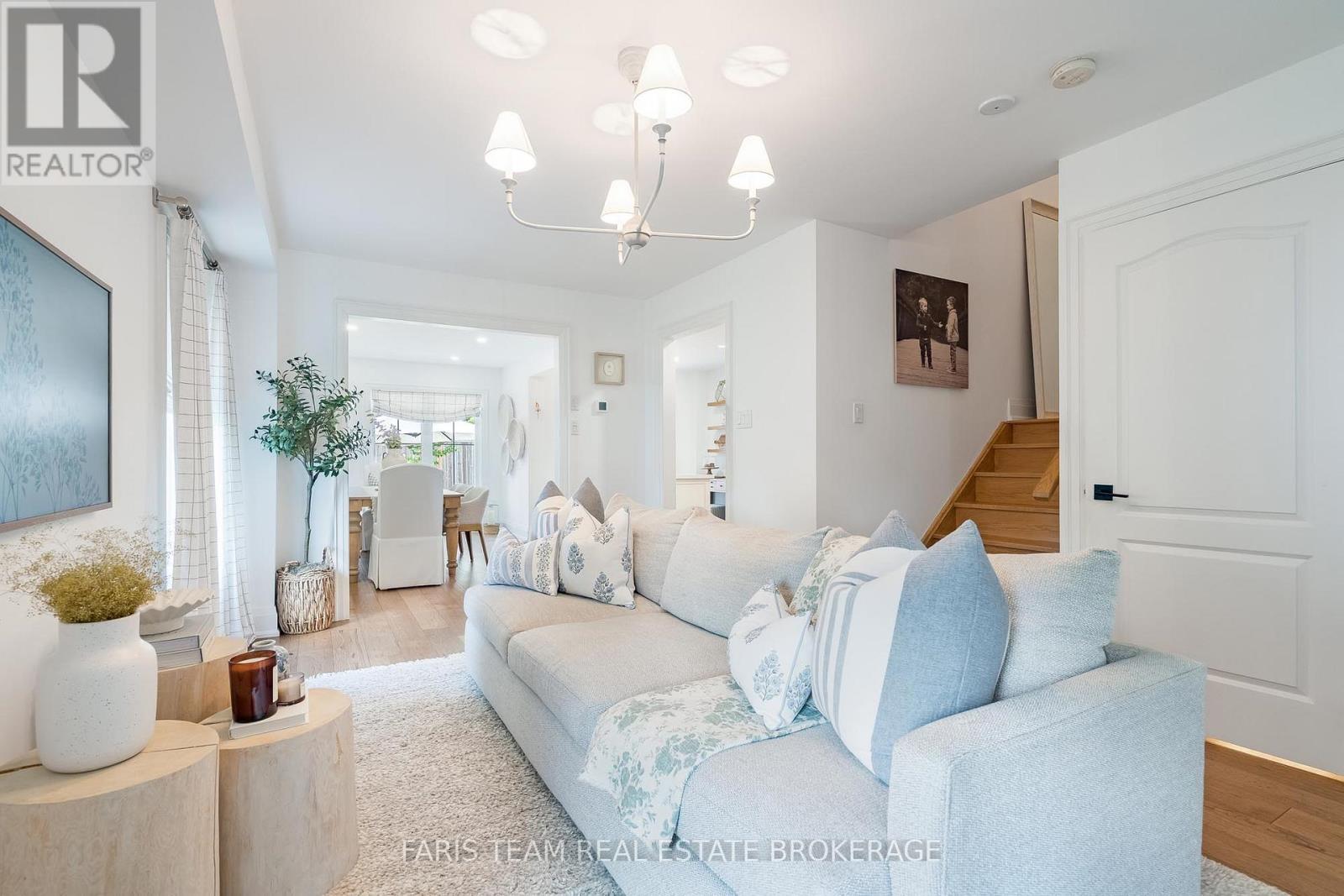 86 MARGARET GRAHAM CRESCENT - 15