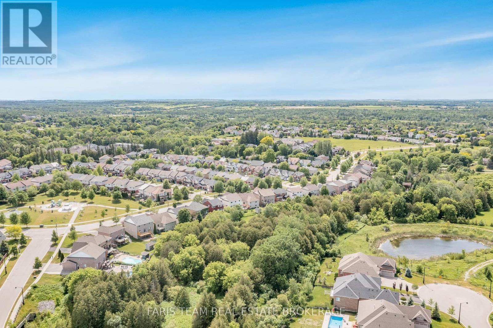 86 MARGARET GRAHAM CRESCENT - 38
