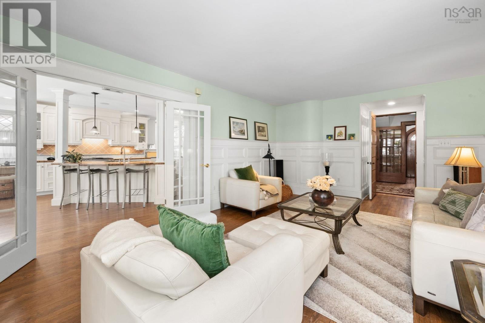 1950 Connaught Avenue - 11