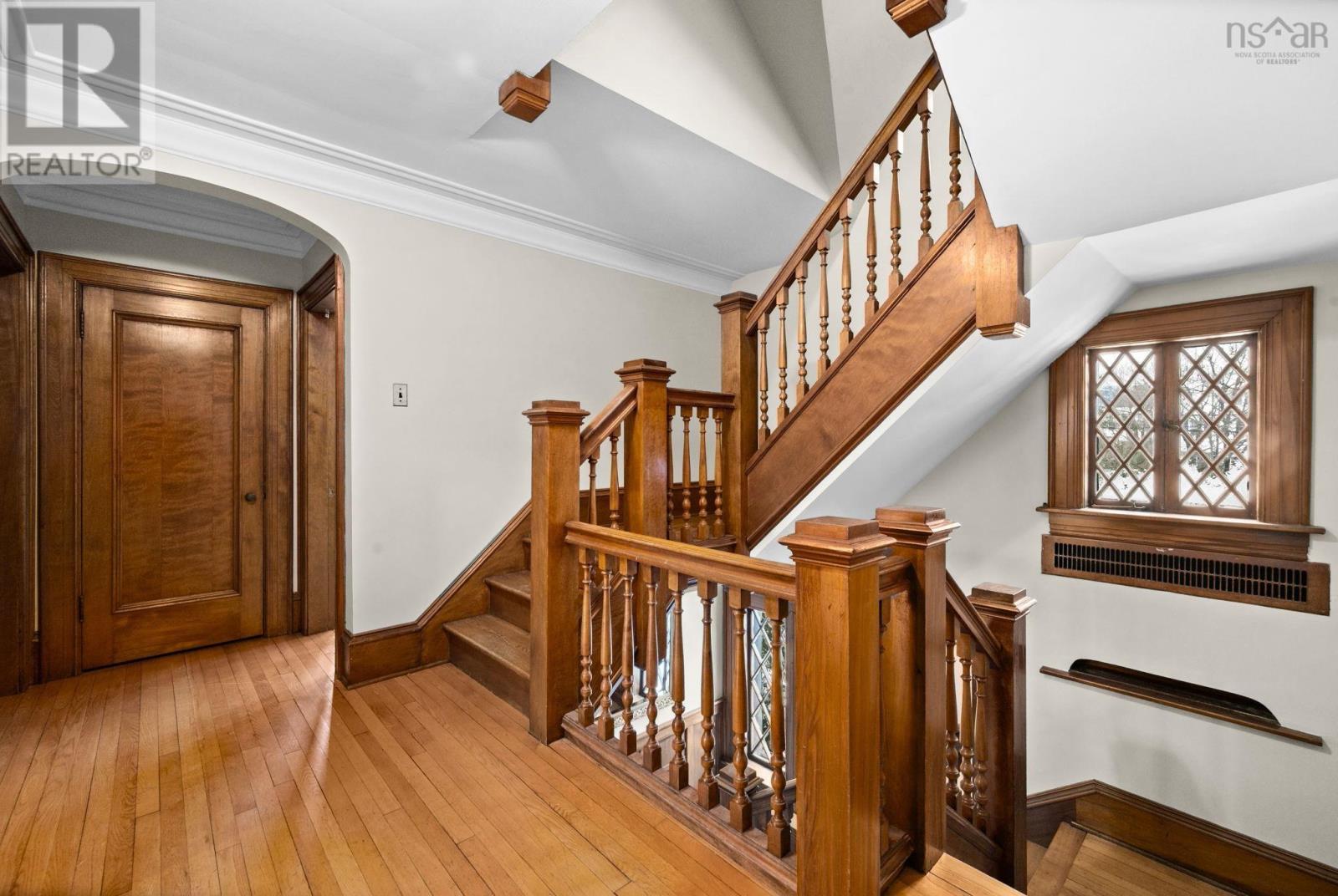 1950 Connaught Avenue - 21