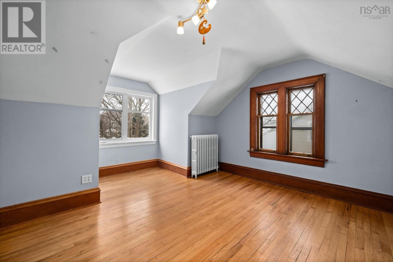 1950 Connaught Avenue - 32