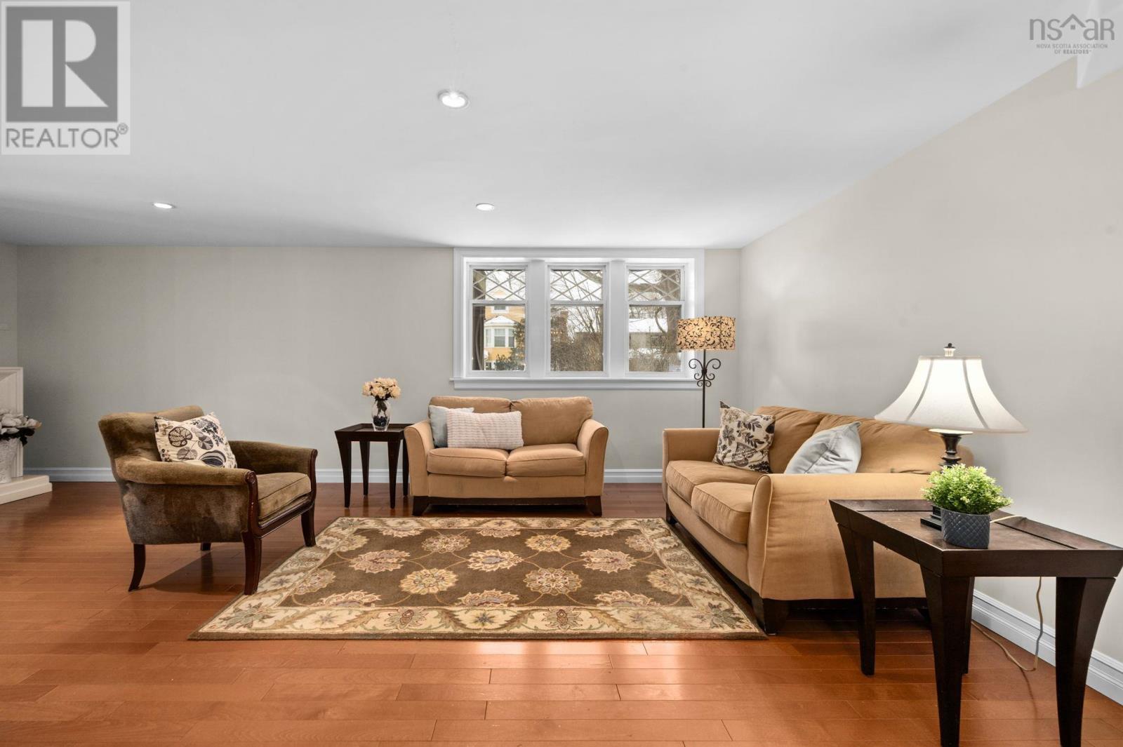 1950 Connaught Avenue - 38