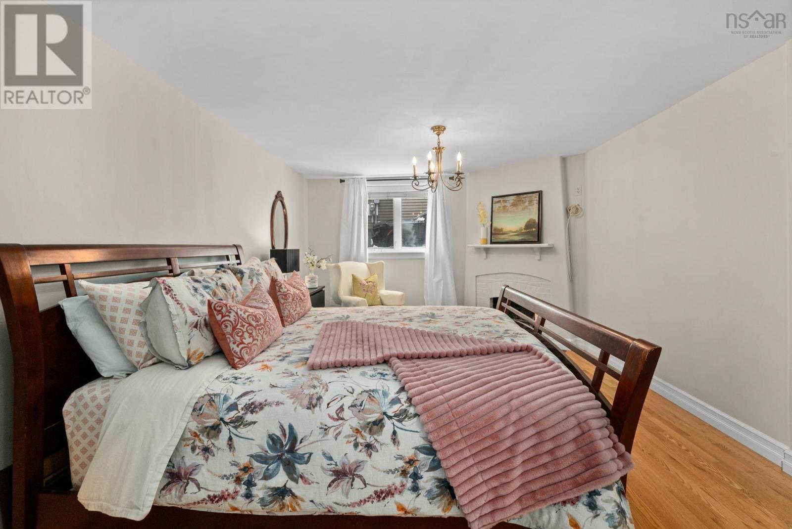1950 Connaught Avenue - 41