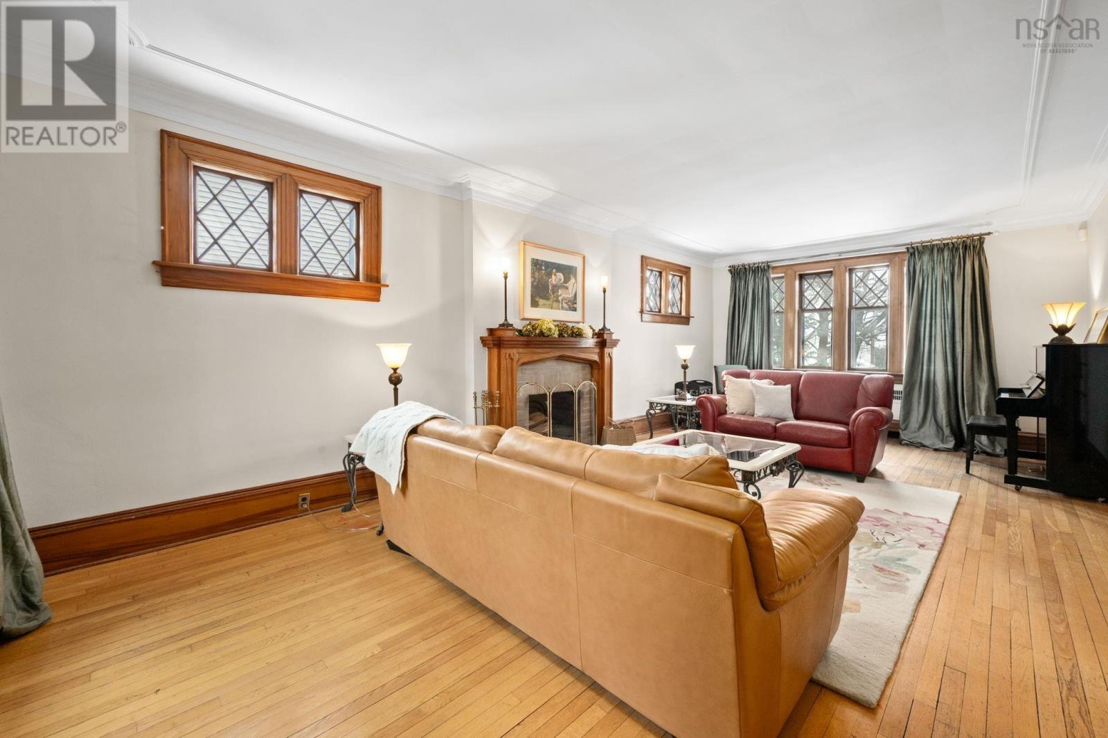 1950 Connaught Avenue - 6