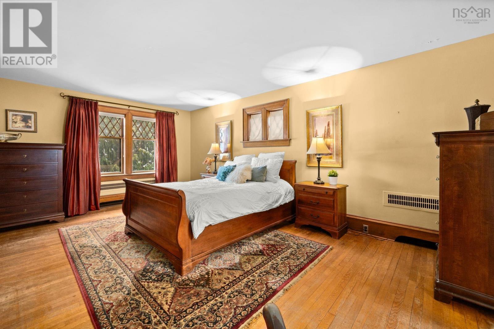 1950 Connaught Avenue - 23