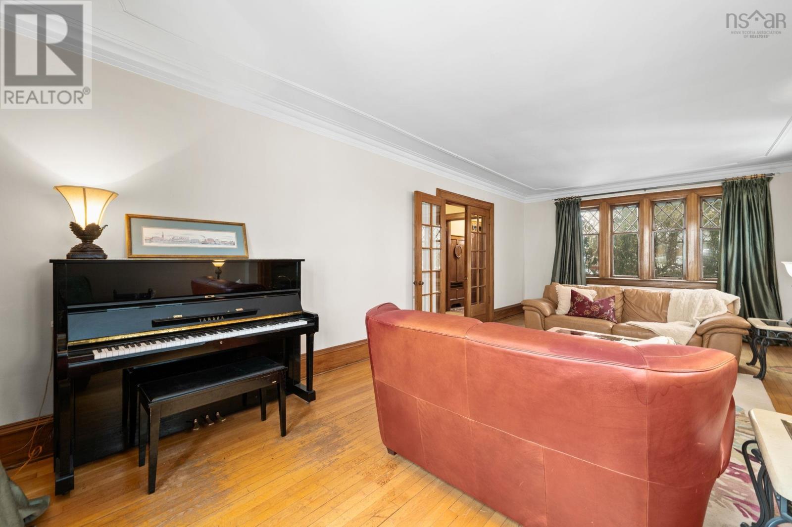 1950 Connaught Avenue - 8