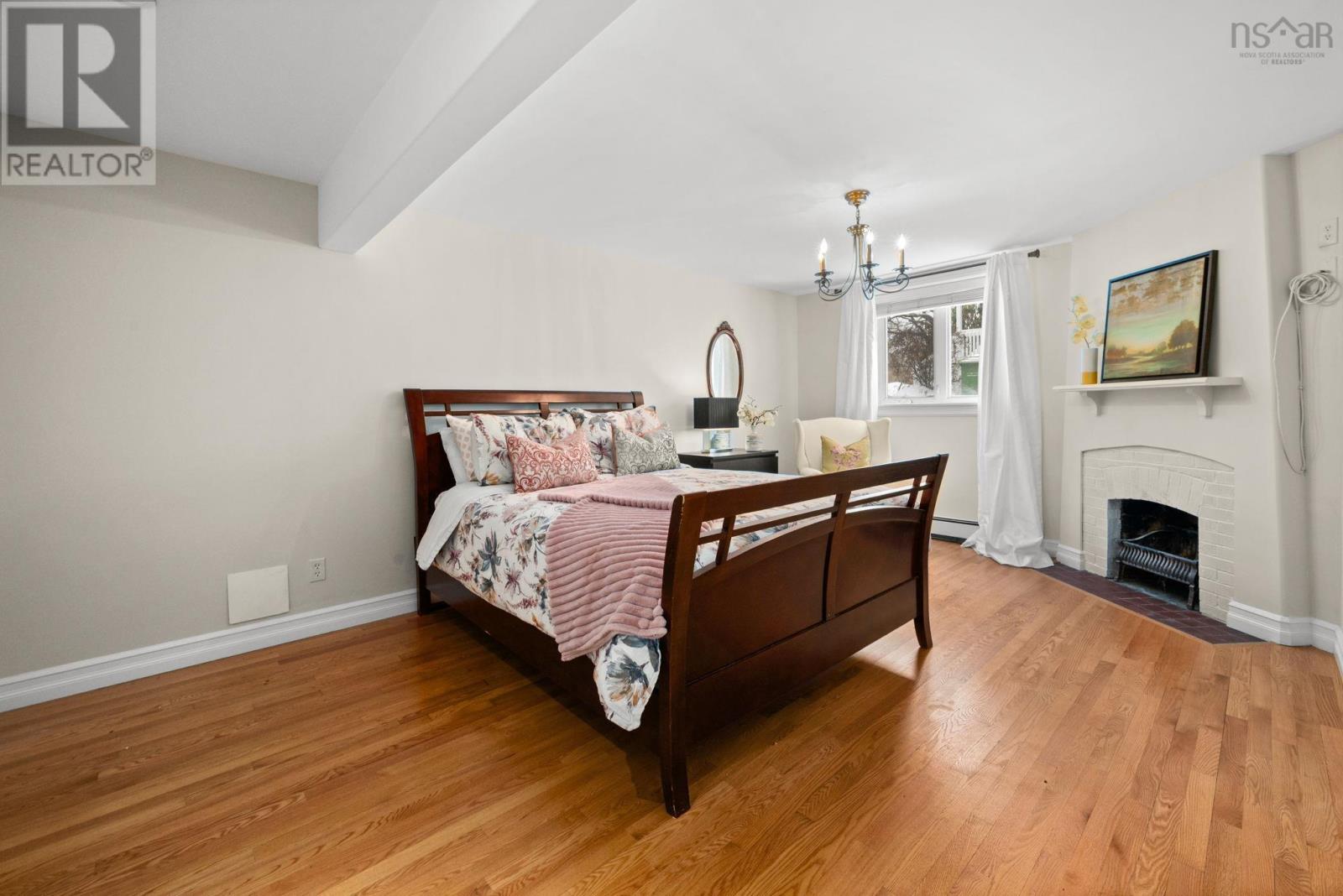 1950 Connaught Avenue - 42