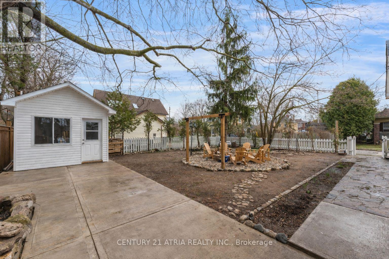 132 WATERLOO STREET N - 27