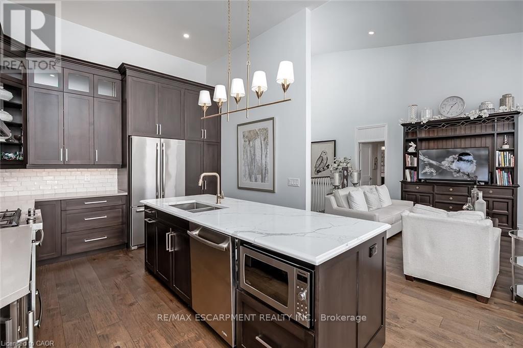 4252 SARAZEN DRIVE - 19