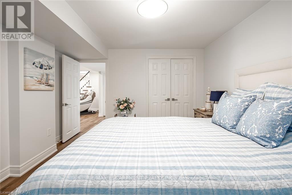 4252 SARAZEN DRIVE - 41