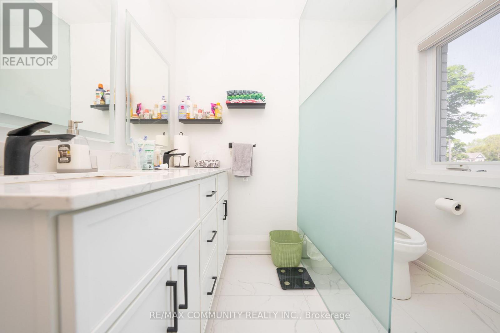 75B KITCHENER ROAD - 25