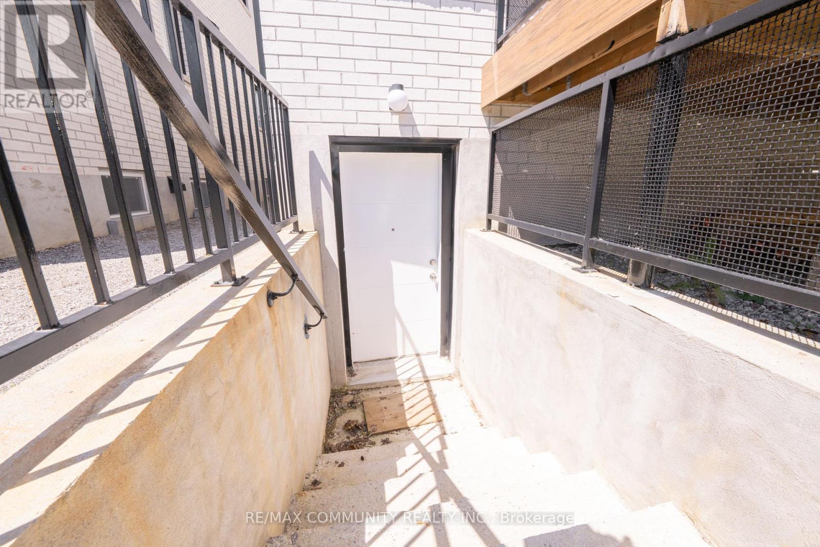 75B KITCHENER ROAD - 44