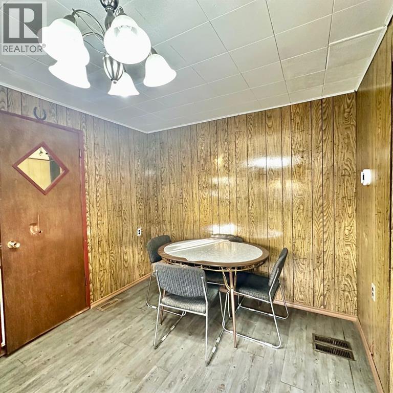 905 & 909 10th Street - 7