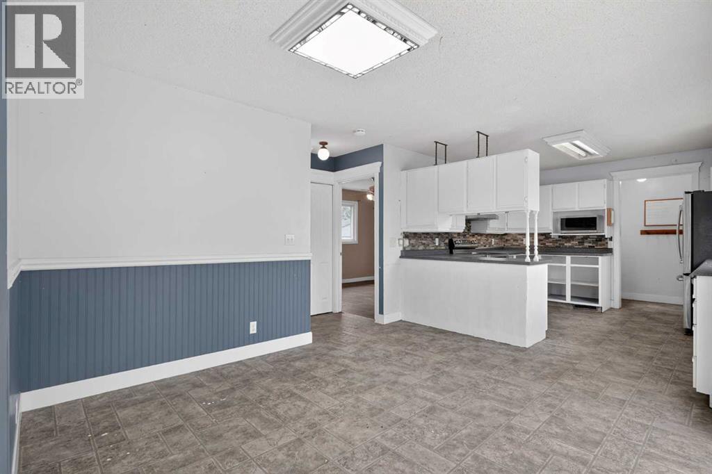 504 1 Avenue NE — photo 6