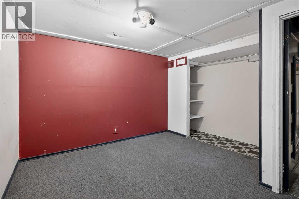 504 1 Avenue NE — photo 23