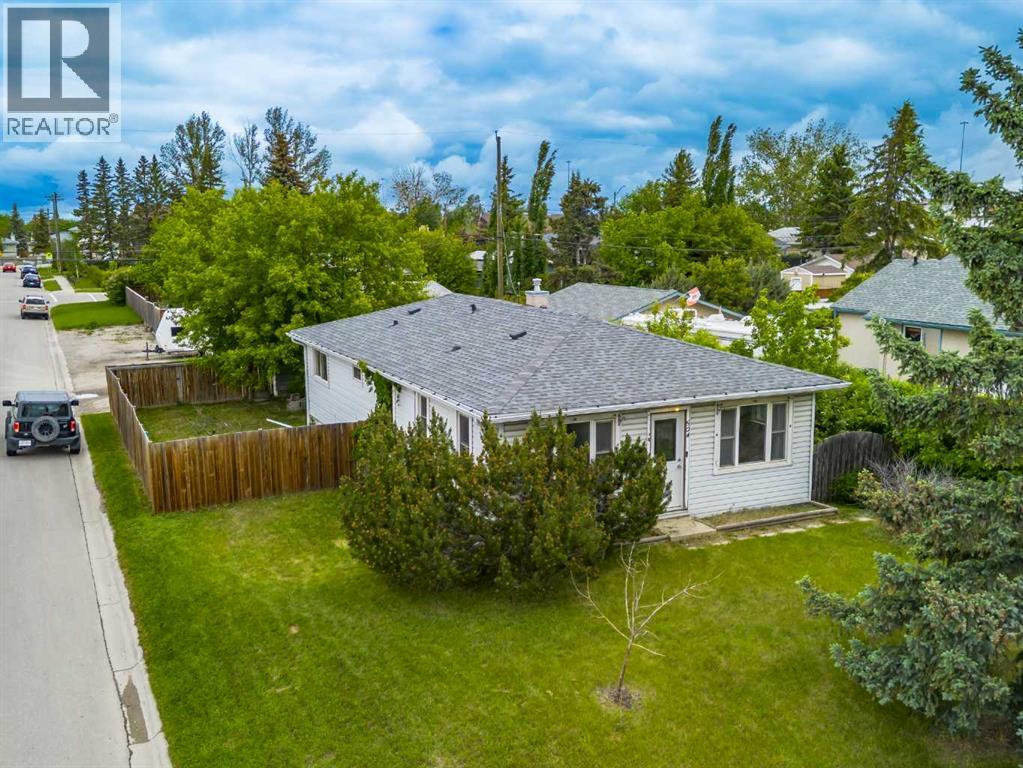 504 1 Avenue NE — photo 27