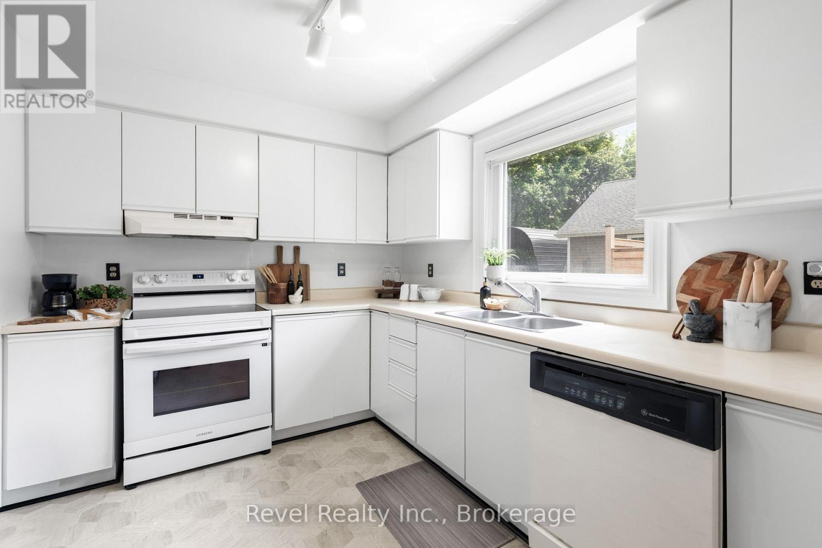 58 VERNA DRIVE - 12