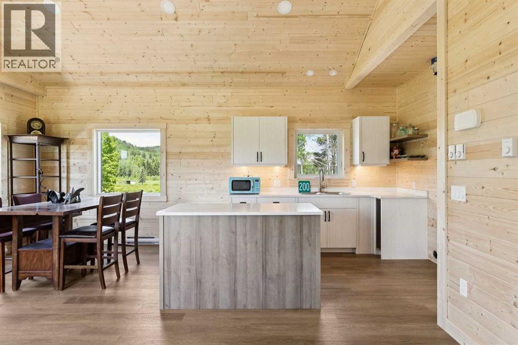 200 Fawn Hills Drive, Bragg Creek