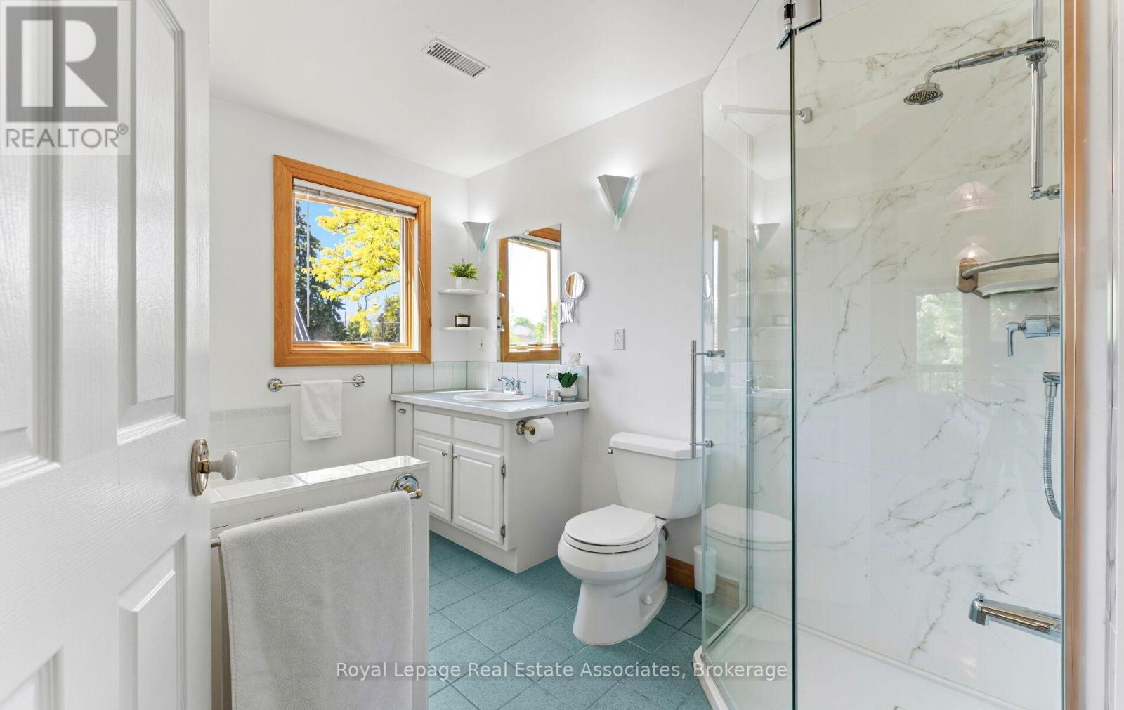 30 THEODORE DRIVE - 22