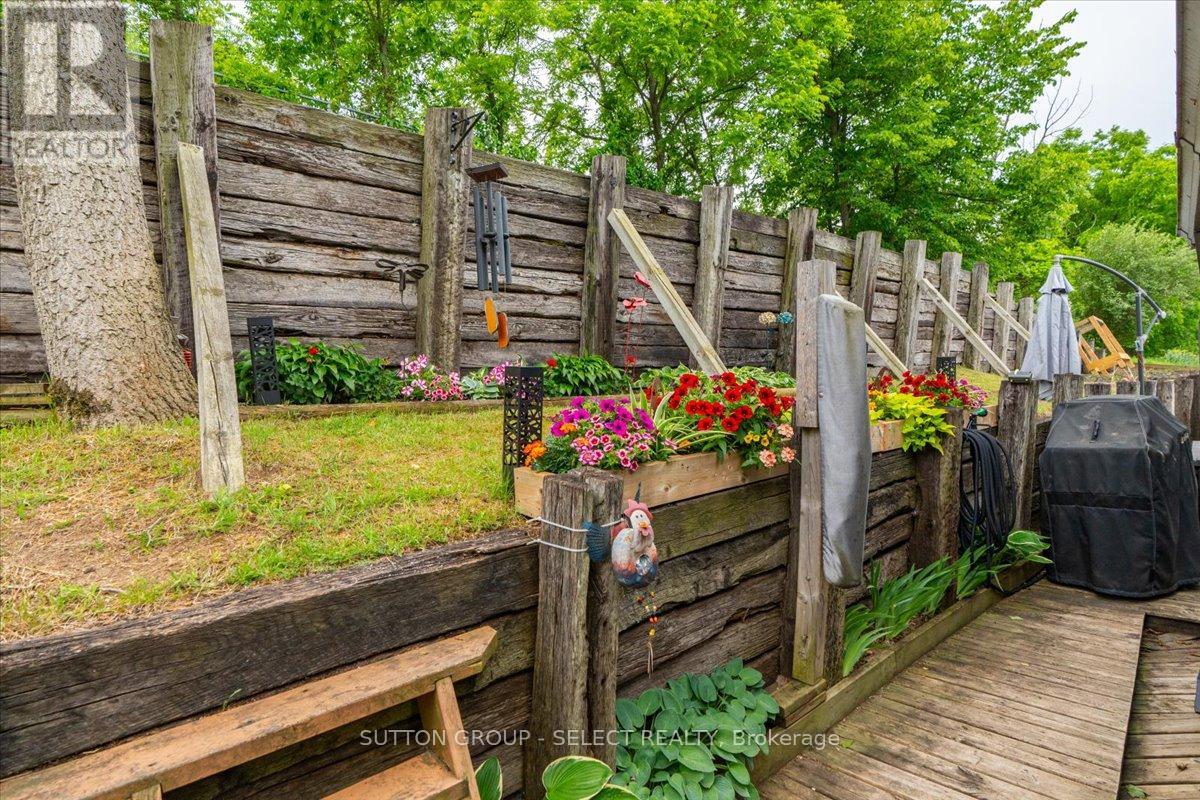 #415 8685 ROCK GLEN ROAD - 27