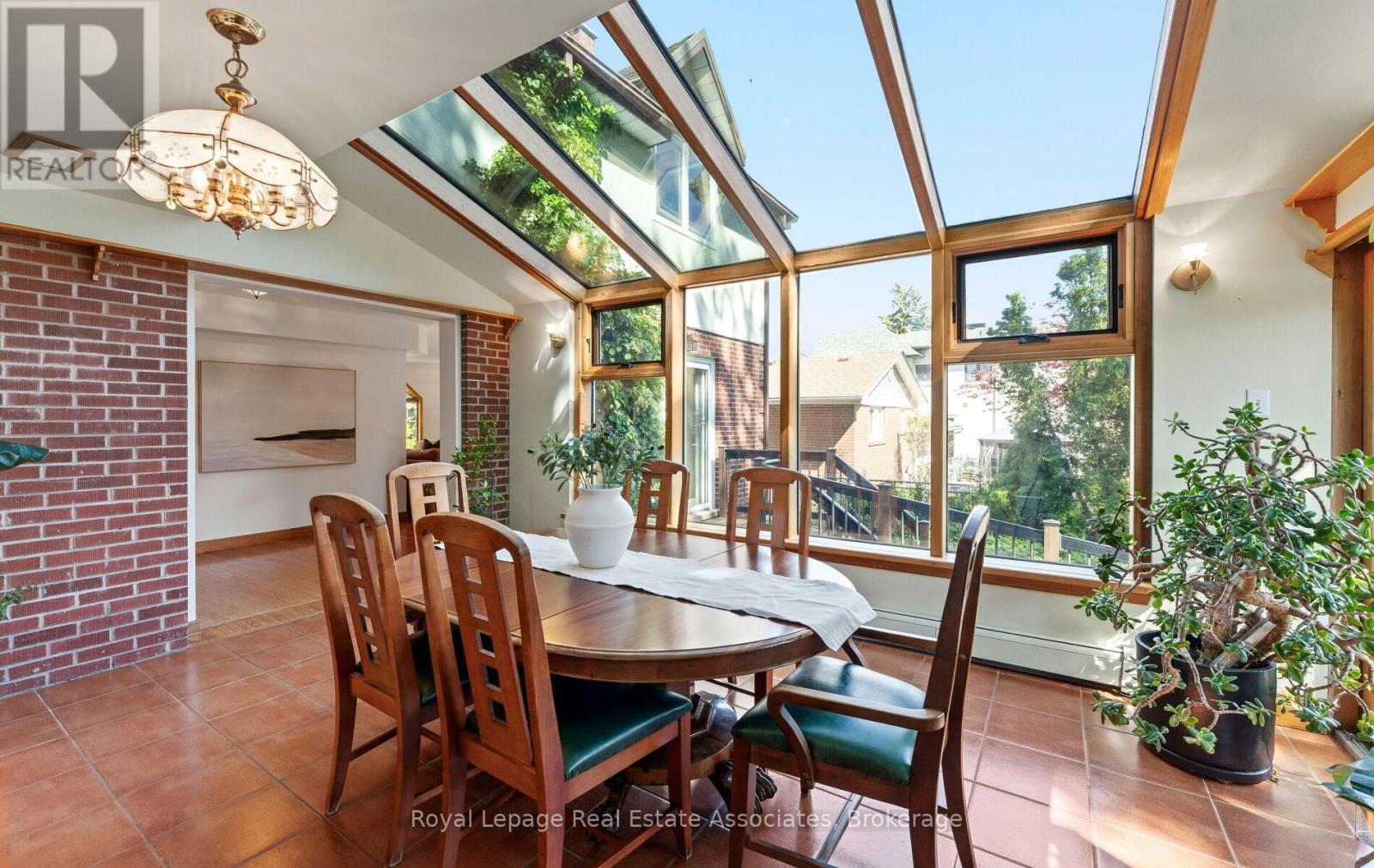30 THEODORE DRIVE - 16