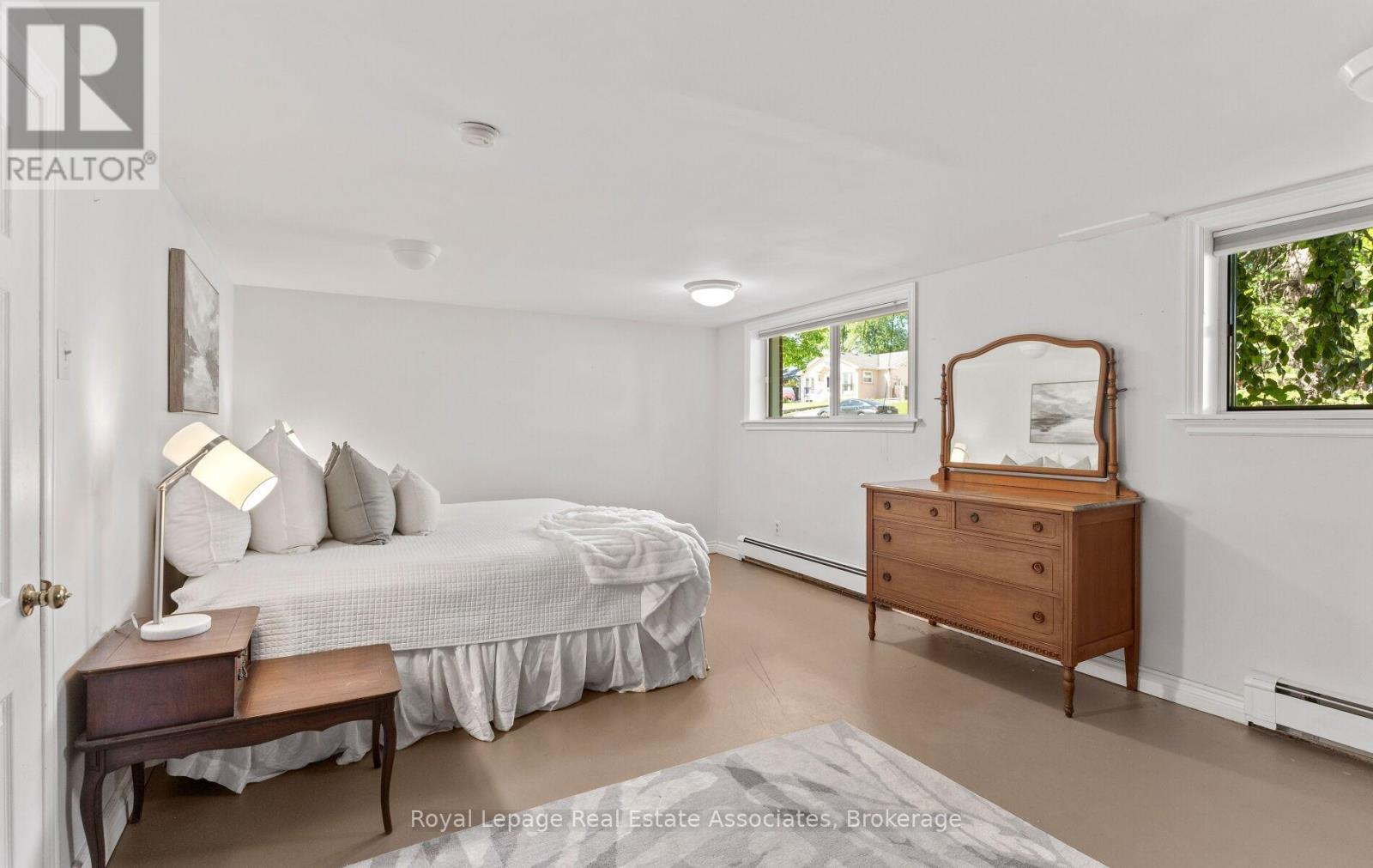 30 THEODORE DRIVE - 33