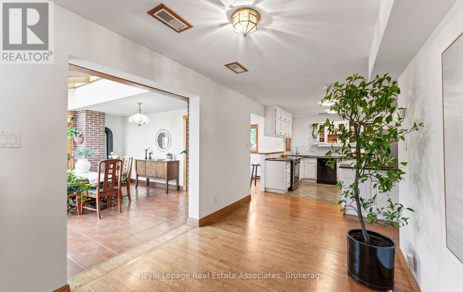 30 THEODORE DRIVE - 12