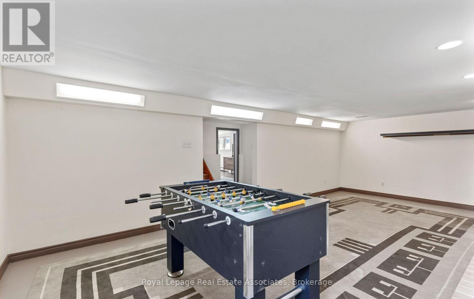 30 THEODORE DRIVE - 31