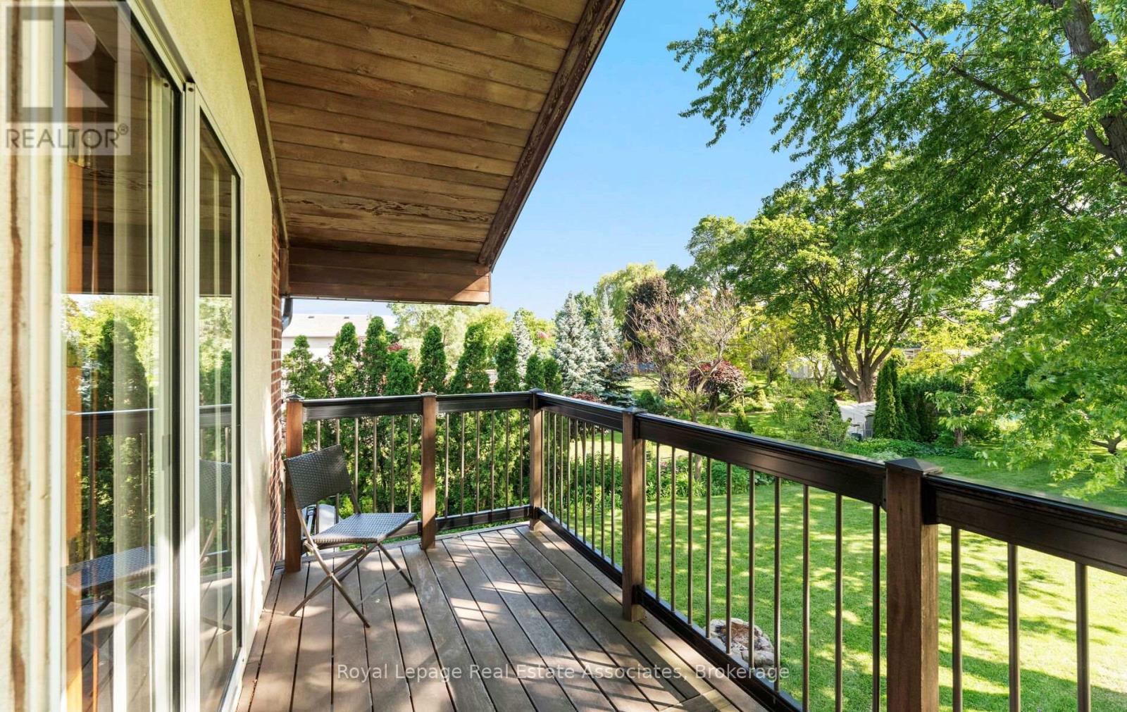 30 THEODORE DRIVE - 21