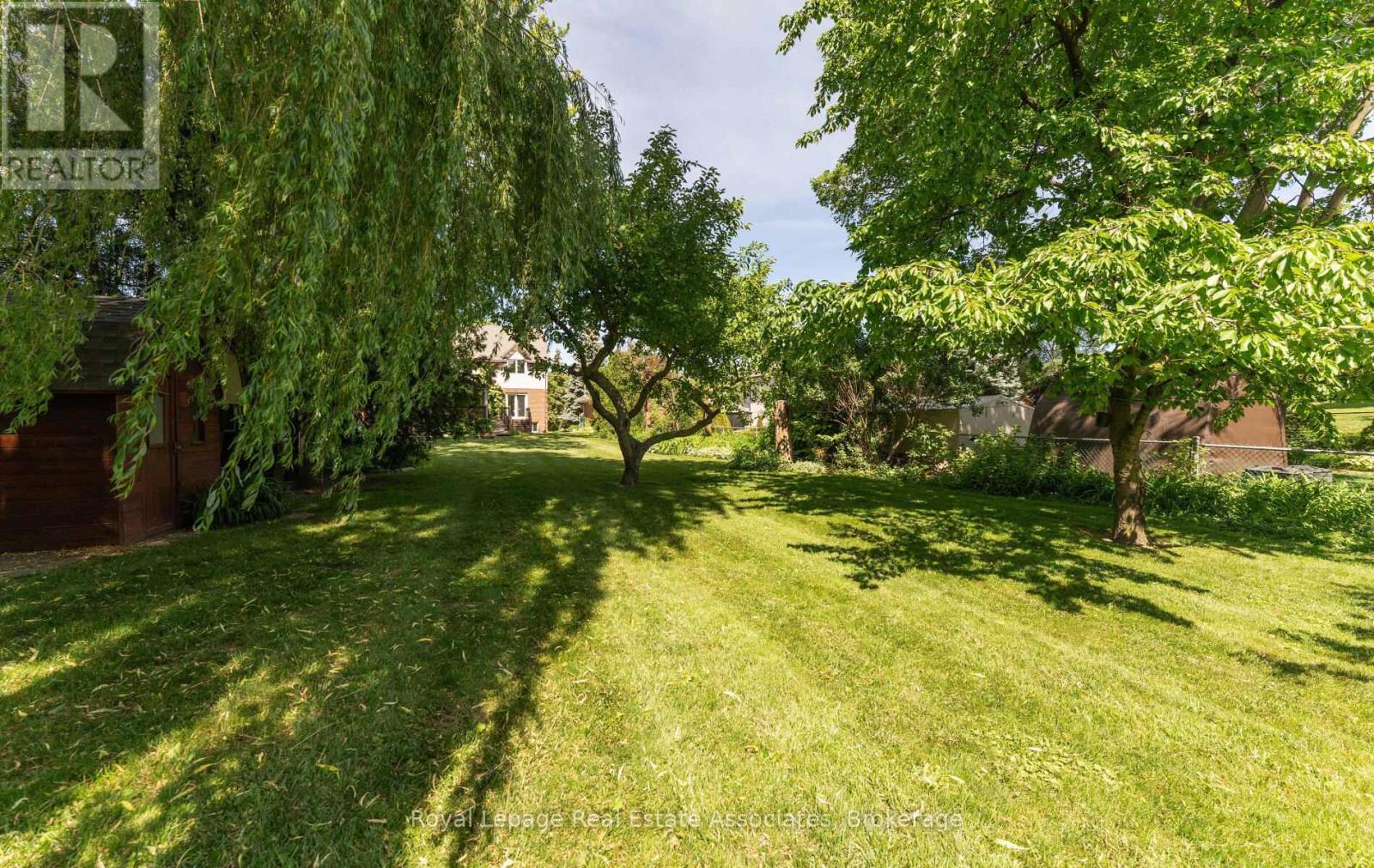 30 THEODORE DRIVE - 42