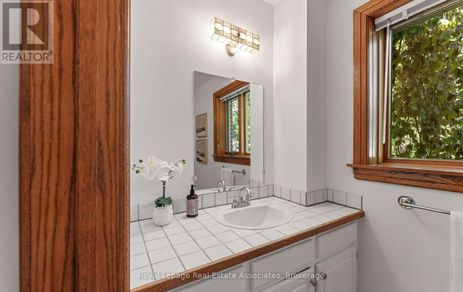 30 THEODORE DRIVE - 18