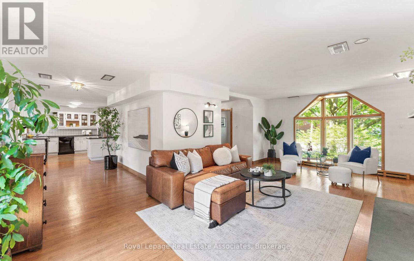 30 THEODORE DRIVE - 7