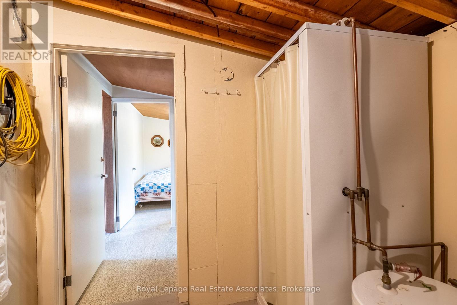 243 BEACH LANE - 25