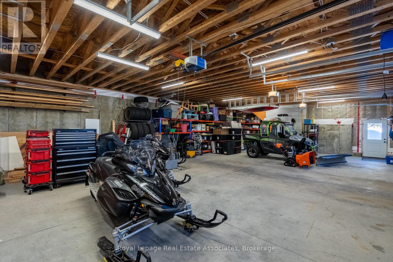196 CIRCLE ROAD - Image 38