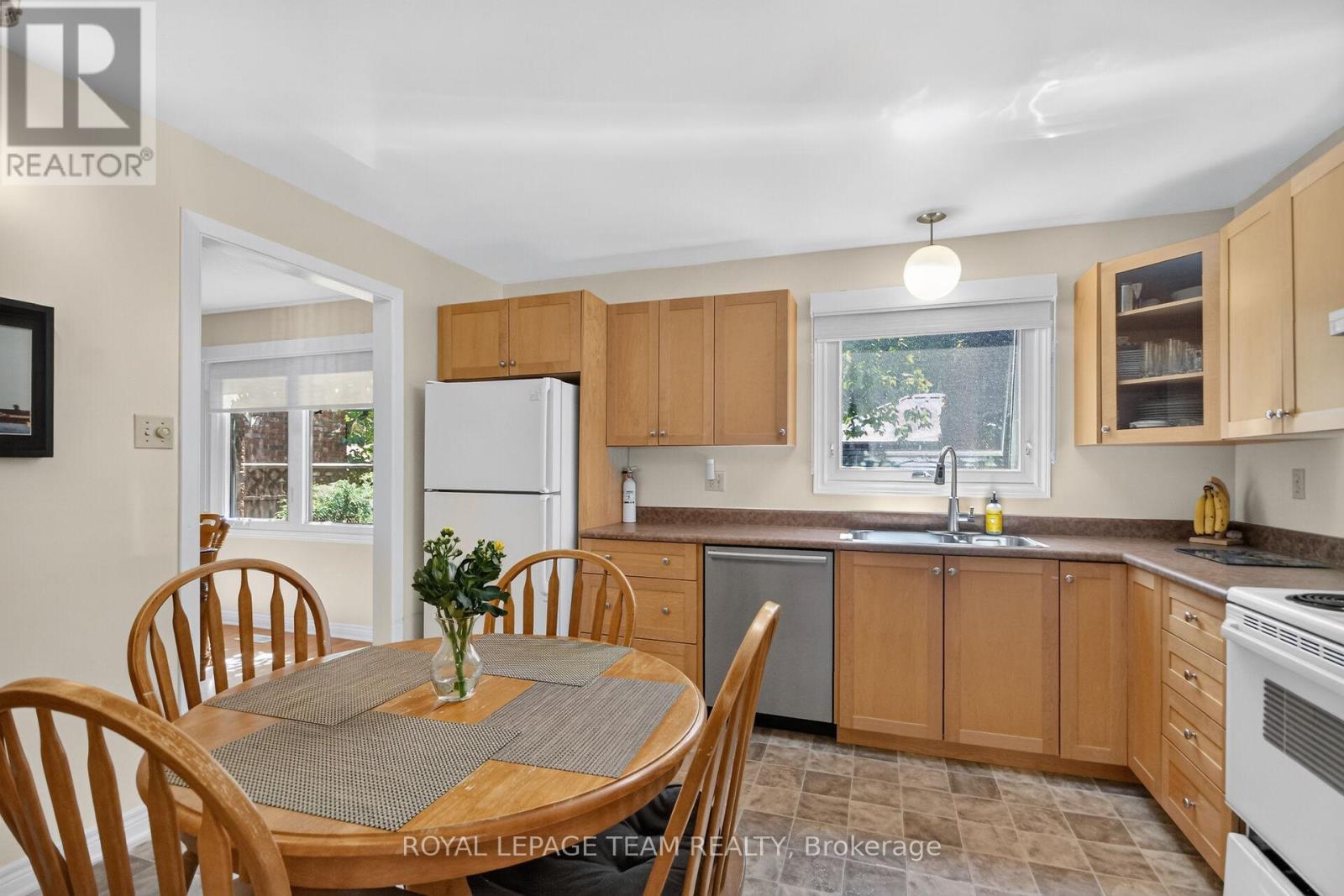 4 Bed, 3 Bath House for Sale in Ottawa – 3 HAYWOOD CRESCENT, Ottawa – MLS# X13460182 - Image 11