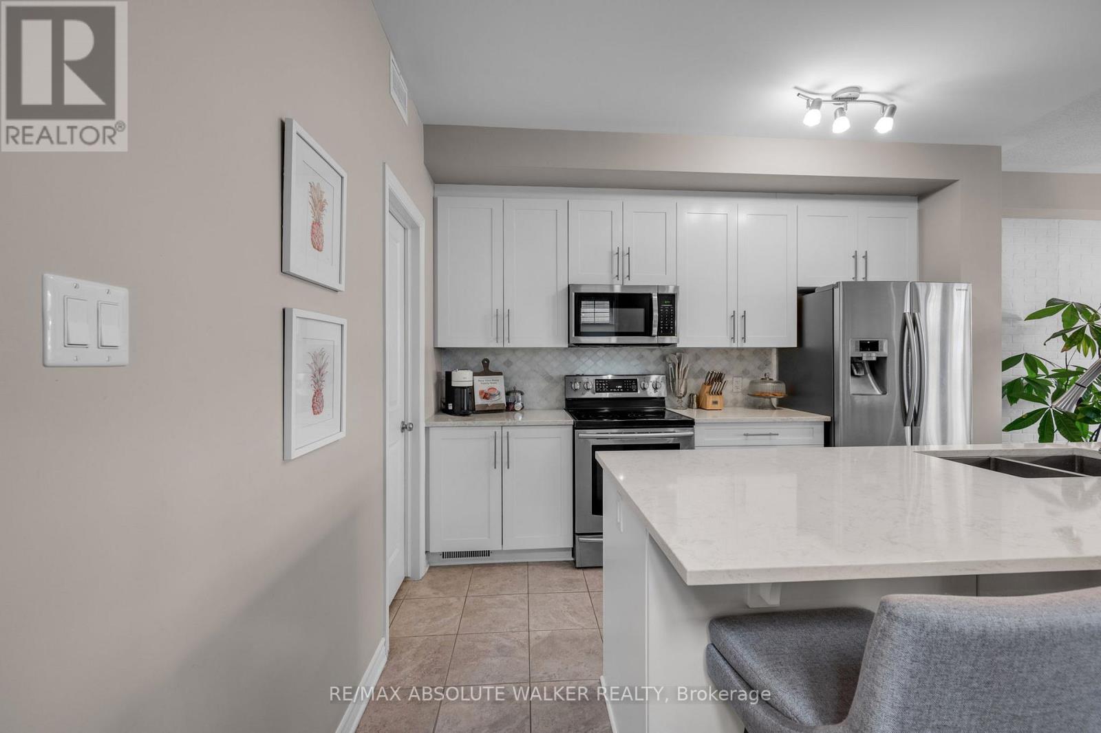 3 Bed, 3 Bath House for Sale in Ottawa – 400 GERRY LALONDE DRIVE, Ottawa – MLS# X13460196 - Image 17