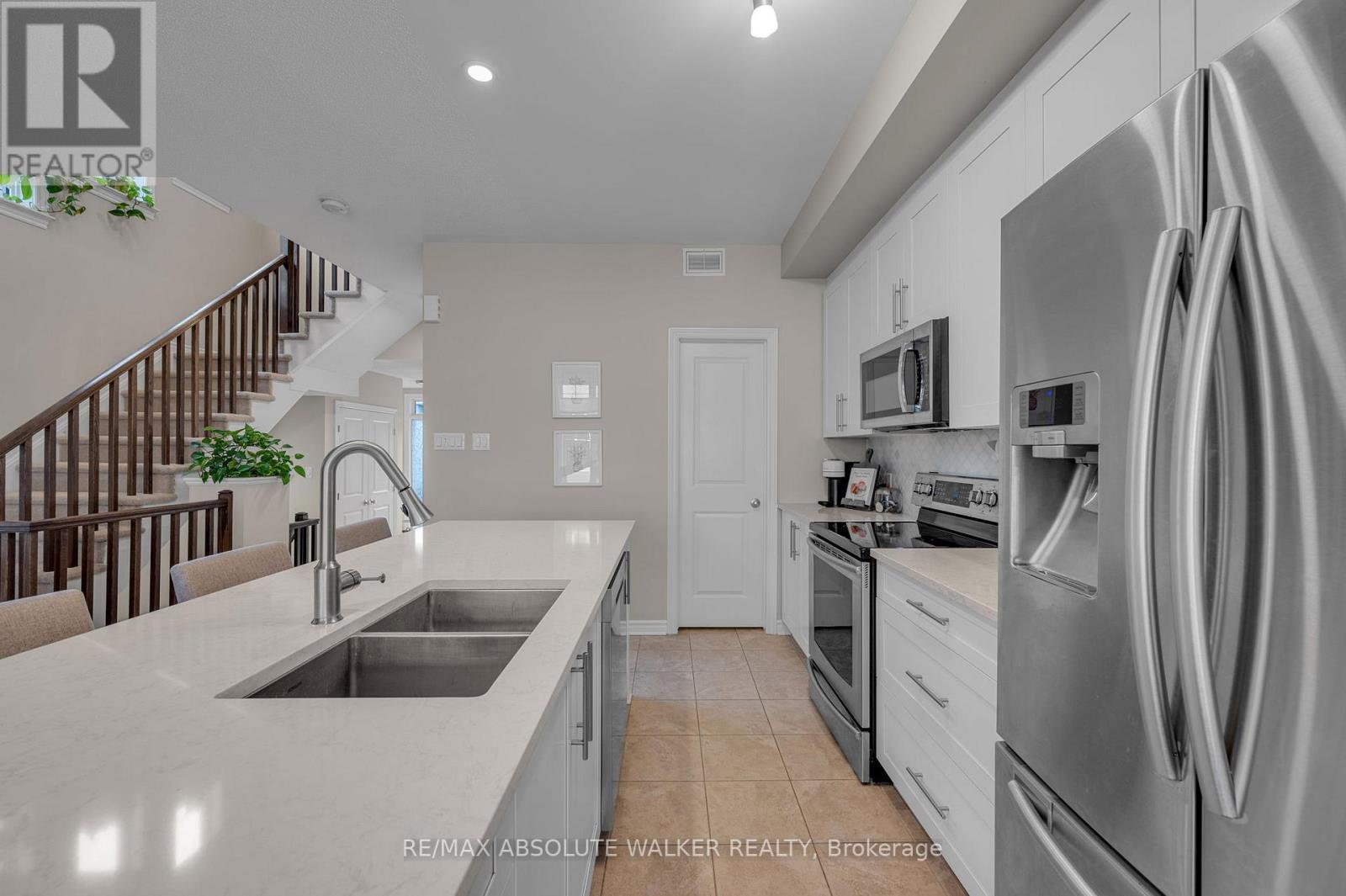 3 Bed, 3 Bath House for Sale in Ottawa – 400 GERRY LALONDE DRIVE, Ottawa – MLS# X13460196 - Image 22