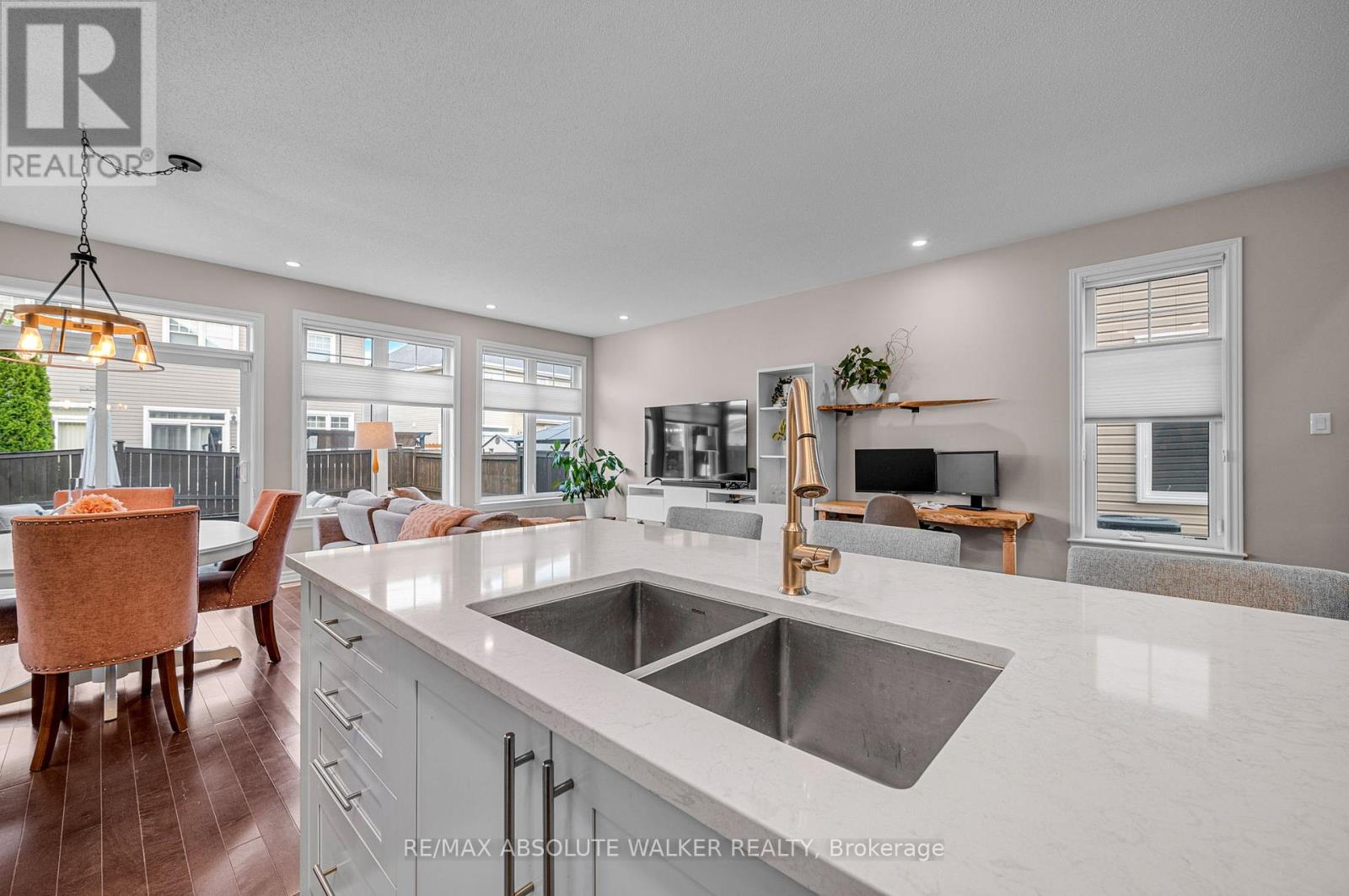 3 Bed, 3 Bath House for Sale in Ottawa – 400 GERRY LALONDE DRIVE, Ottawa – MLS# X13460196 - Image 25