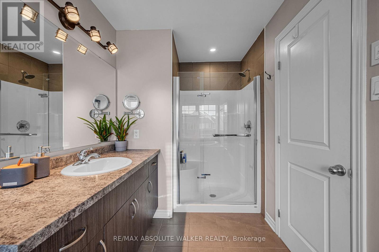 3 Bed, 3 Bath House for Sale in Ottawa – 400 GERRY LALONDE DRIVE, Ottawa – MLS# X13460196 - Image 34