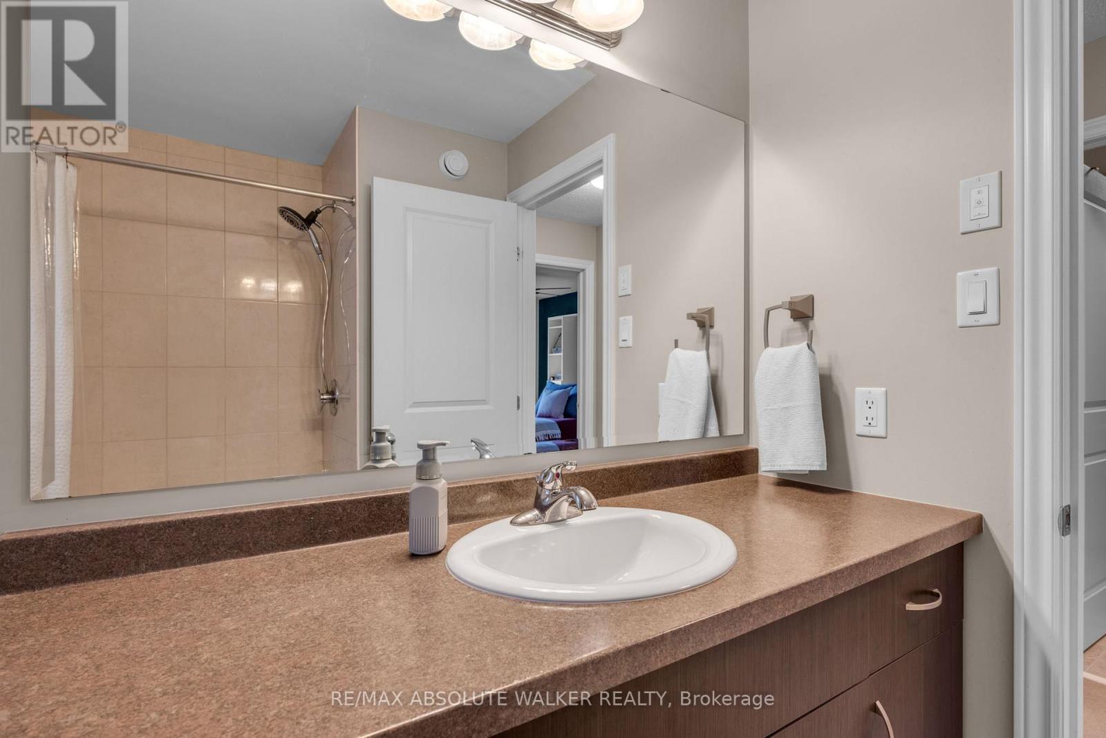 3 Bed, 3 Bath House for Sale in Ottawa – 400 GERRY LALONDE DRIVE, Ottawa – MLS# X13460196 - Image 40